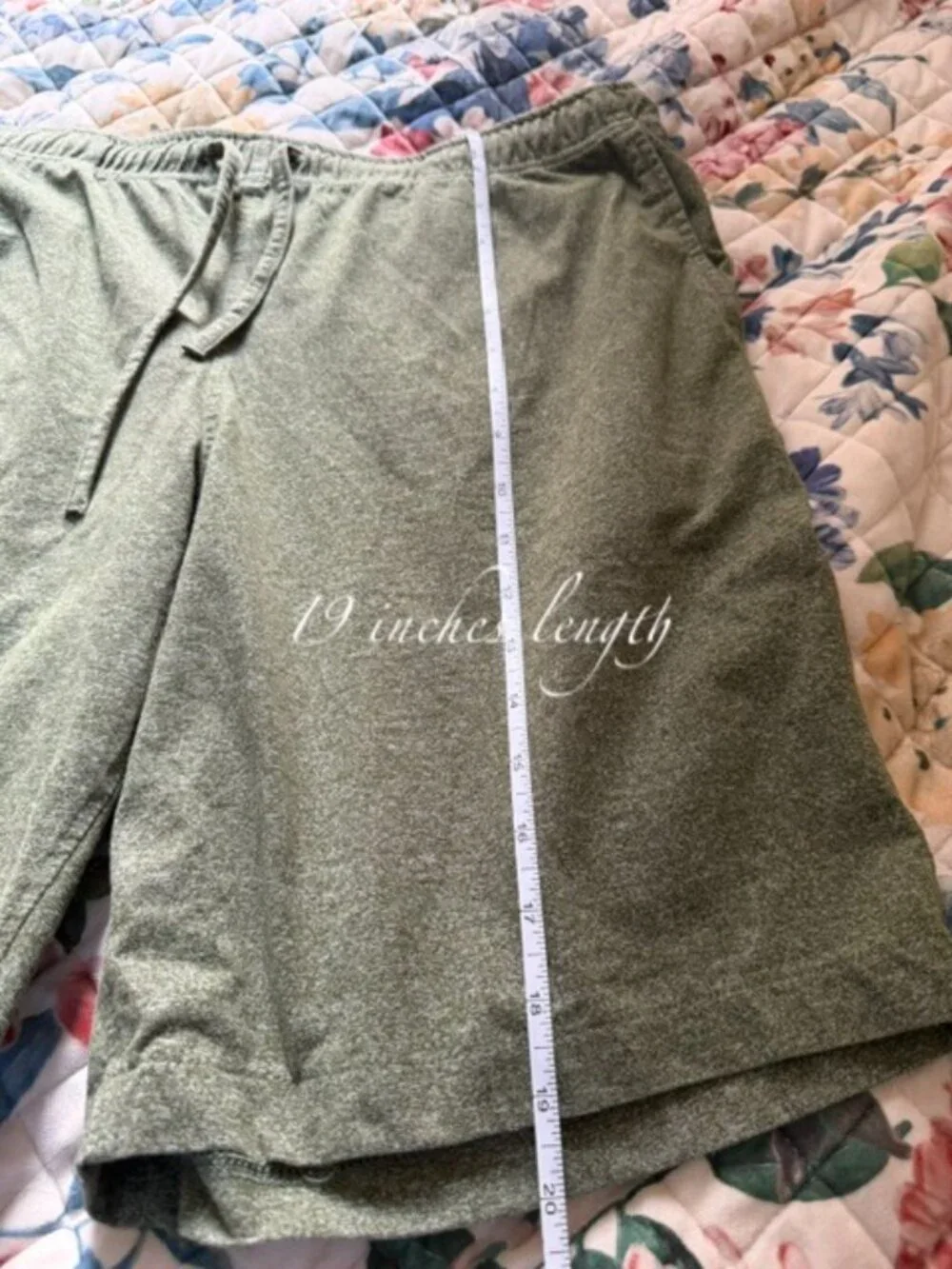 Men's Cotton Blend Lightweight Heather Green Shorts- size large- w/ pockets